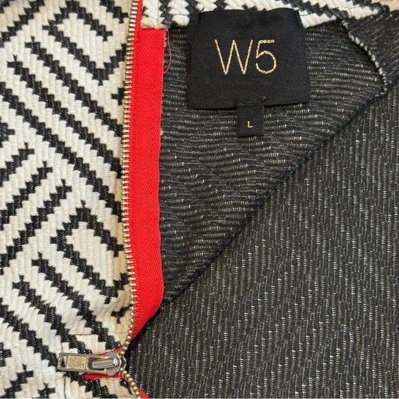 W5 by Anthropologie Geometric Woven Top | Size Large | Red Zipper Detail - Picture 4 of 4